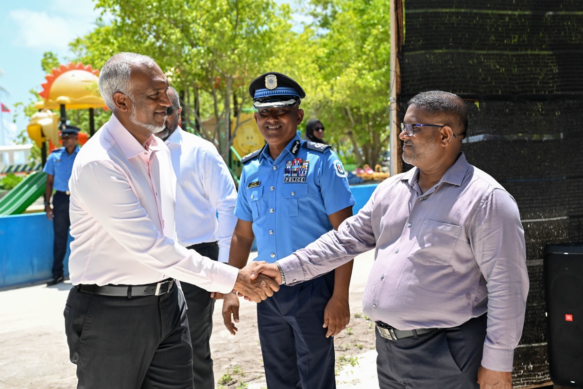 Dhigurah island community scene in Atoll d’Ari Sud
